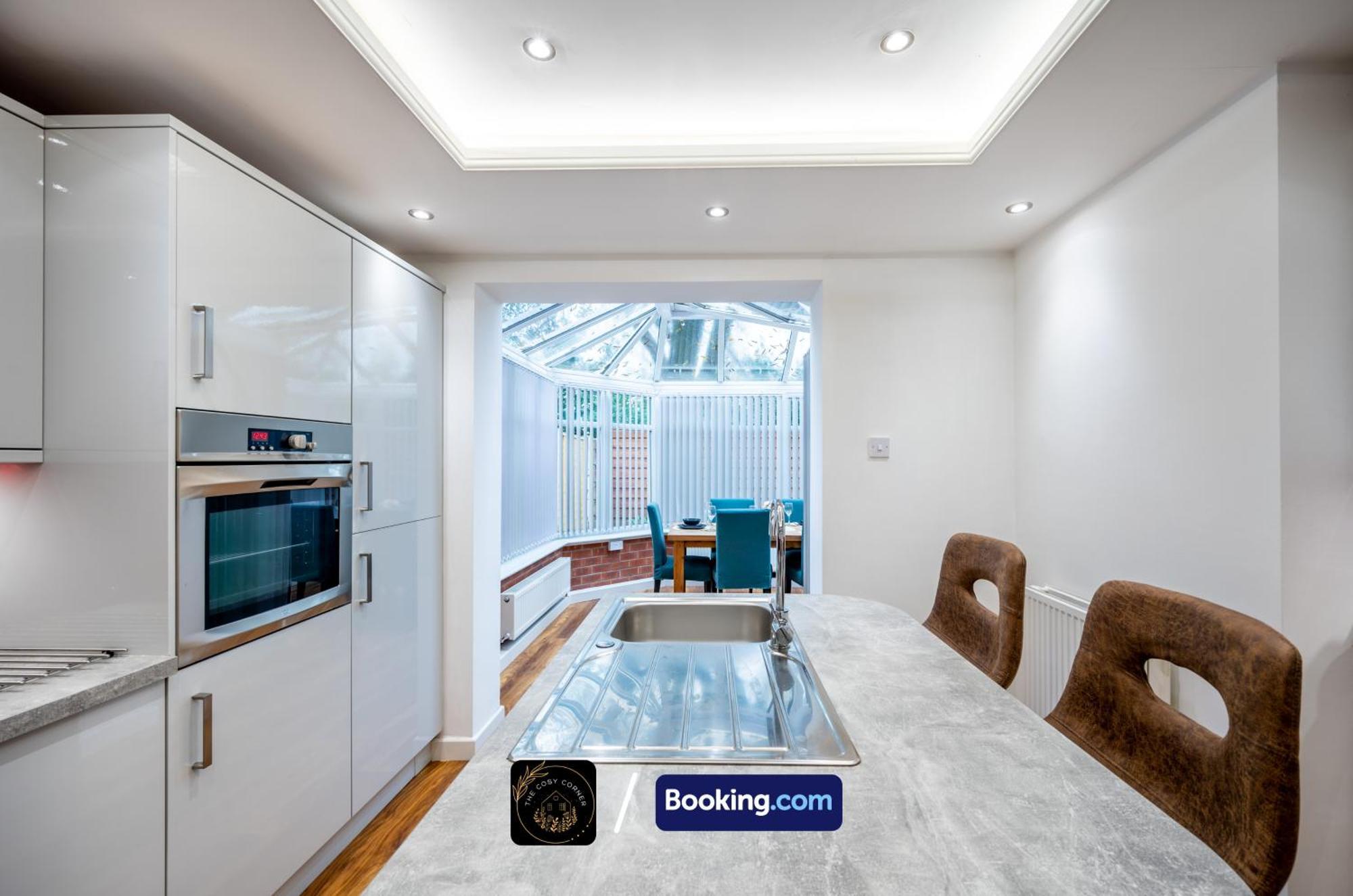 Апартаменти Cosy 3-Bed House, Garden & Free Parking In Stretford Манчестер Екстер'єр фото