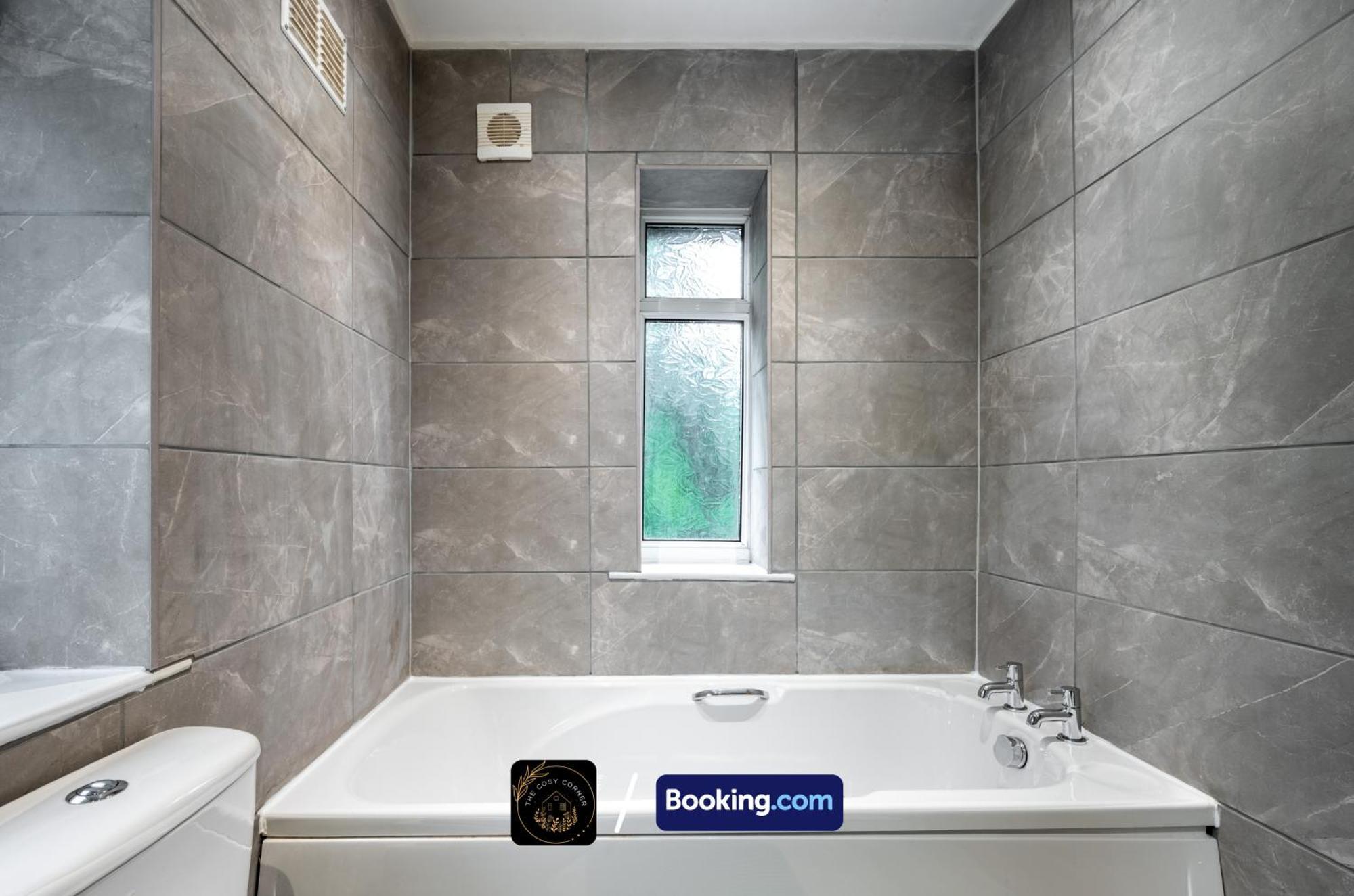 Апартаменти Cosy 3-Bed House, Garden & Free Parking In Stretford Манчестер Екстер'єр фото