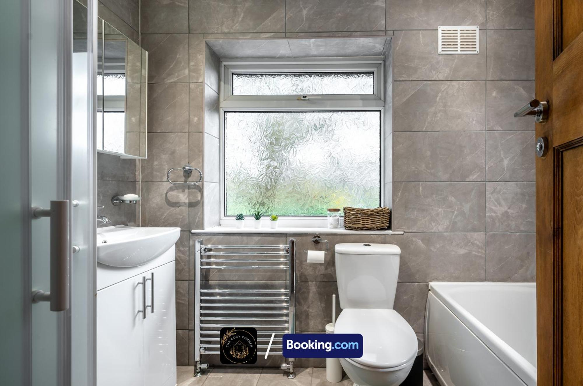 Апартаменти Cosy 3-Bed House, Garden & Free Parking In Stretford Манчестер Екстер'єр фото