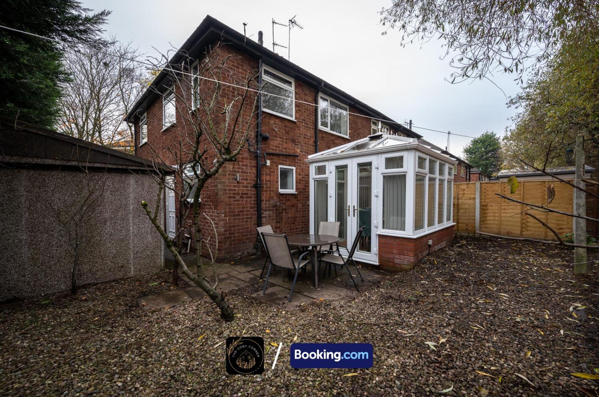Апартаменти Cosy 3-Bed House, Garden & Free Parking In Stretford Манчестер Екстер'єр фото